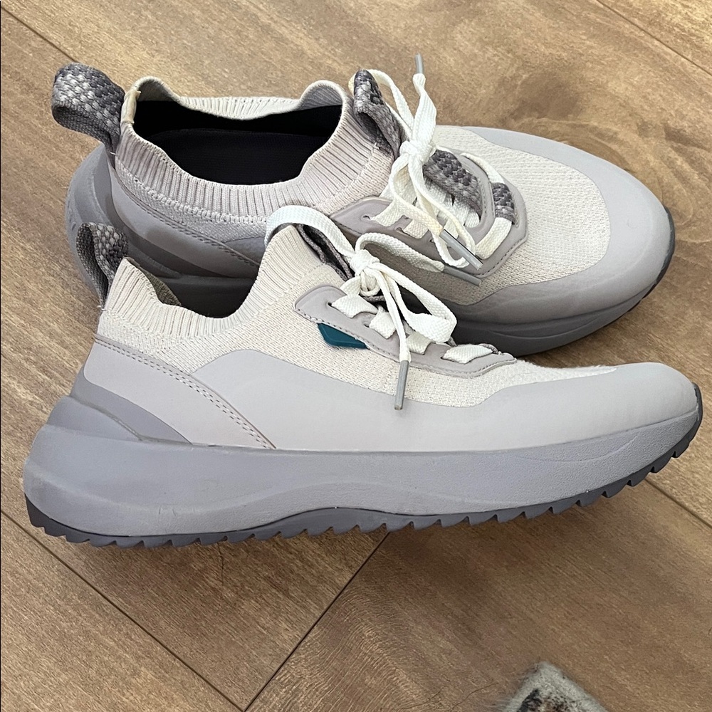 Vessi Women’s Stormburst Low Top Gray Waterproof Sneakers Size‎ 6